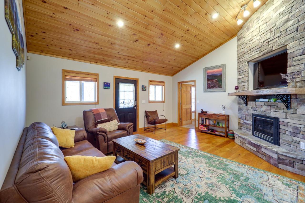 Pet-Friendly Spruce Pine Cabin With Private Fire Pit Exterior foto